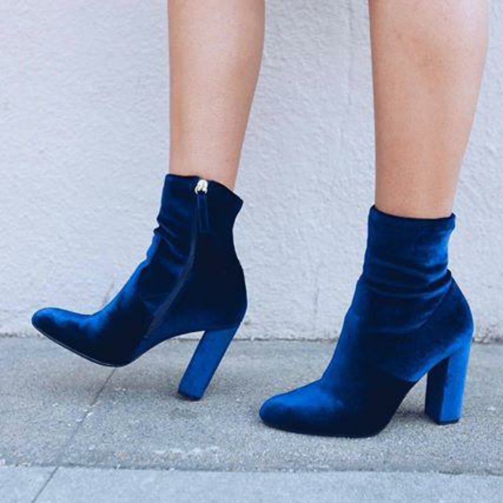 SALE! Steve Madden Navy Velvet Booties Size 8